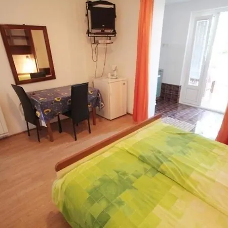 Apartment Fuer 2 Personen Ca 30 M In Novigrad, Adriakueste Kroatien Westkueste Von Istrien Karpinjan